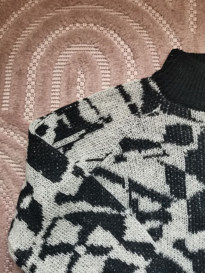 Pull col montant - photo numéro 3