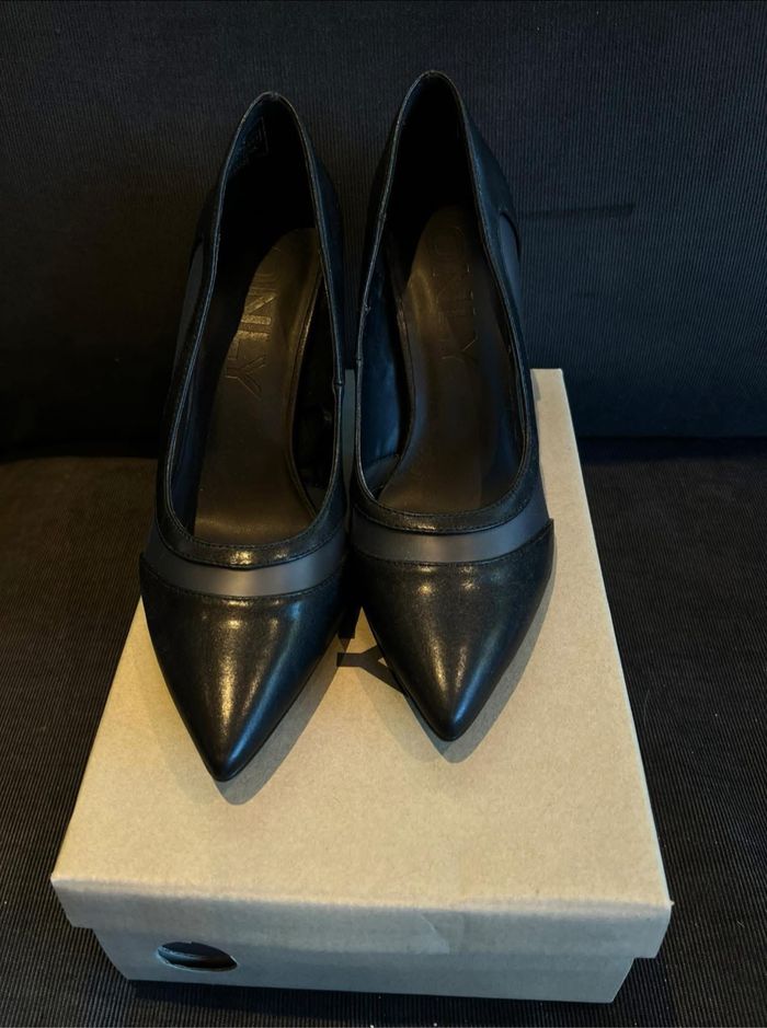 Escarpins, Only, 39. À vendre dans leur boîte état neuf Très jolis
