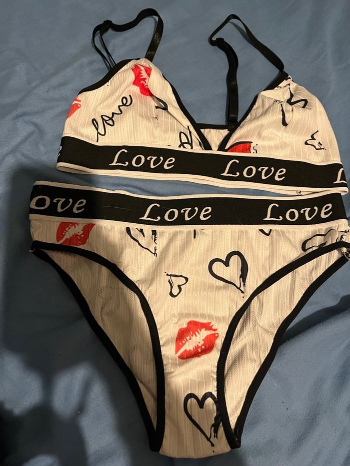 Ensemble de soutien gorge + culotte - photo numéro 4