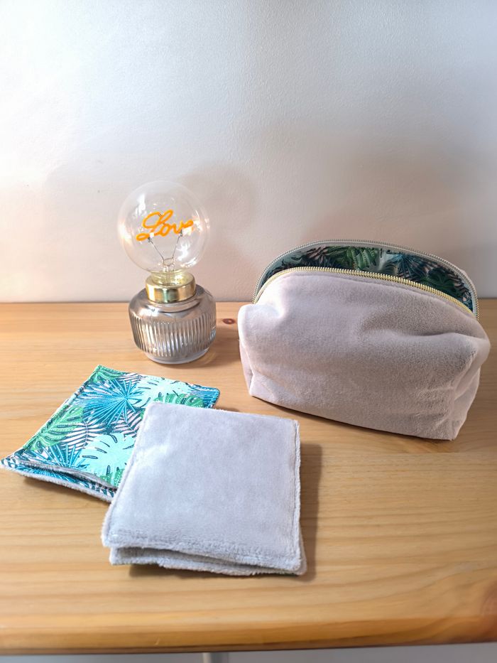 Coffret trousse maquillage et lingettes - photo numéro 4