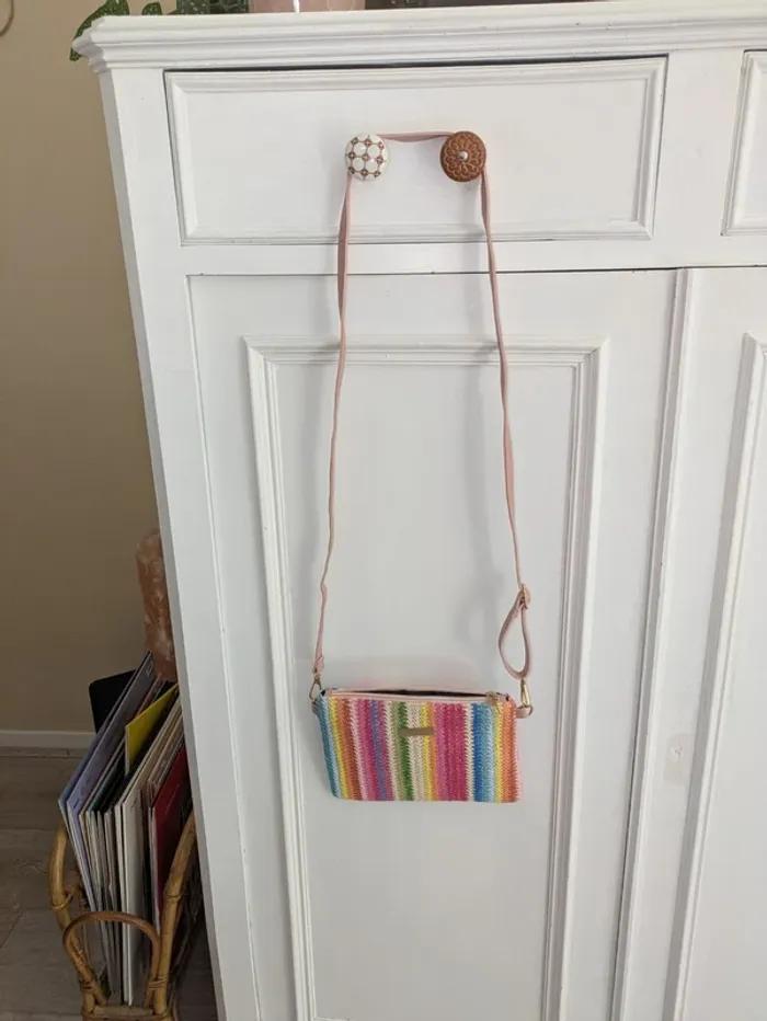 Sac en raphia rayé – neuf – l’accessoire qui respire la joie de vivre - photo numéro 3