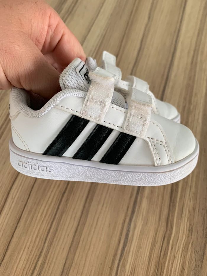 Baskets Adidas en 19 - photo numéro 2