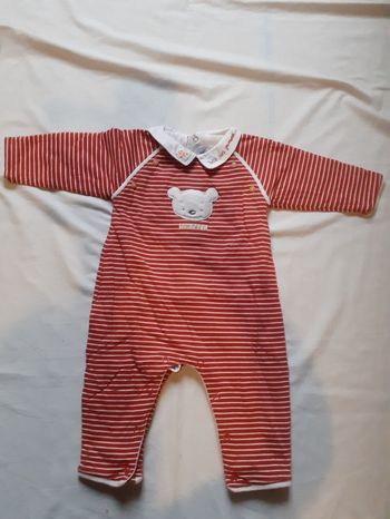 Combinaison rayé rouge et blanc motif ourson  blanc