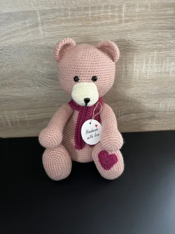 Adorable nounours, peluche au crochet – fait main avec amour