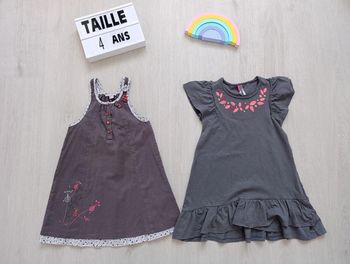 Lot de 2 robes d'été taille 4 ans