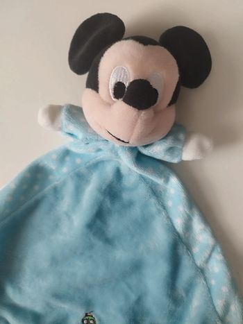 Doudou plat Mickey bleu Nicotoy