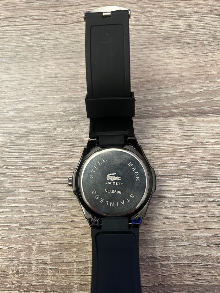 Montre Lacoste neuve jamais portée - photo numéro 6