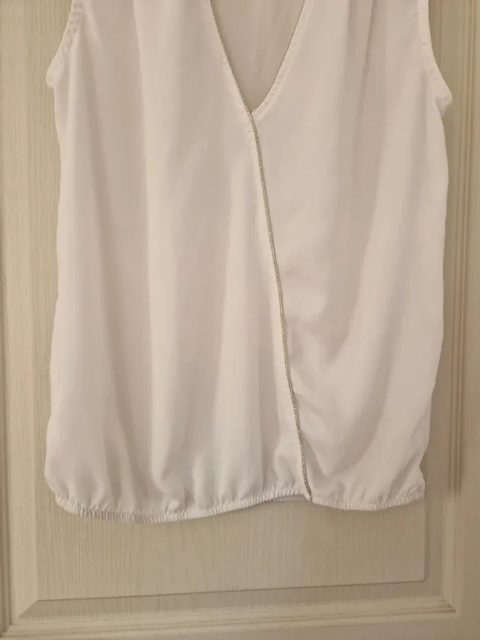 Haut blanc avec liseret or femme etam taille M/38 - photo numéro 3