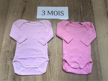 Lot 2 body roses 3 mois