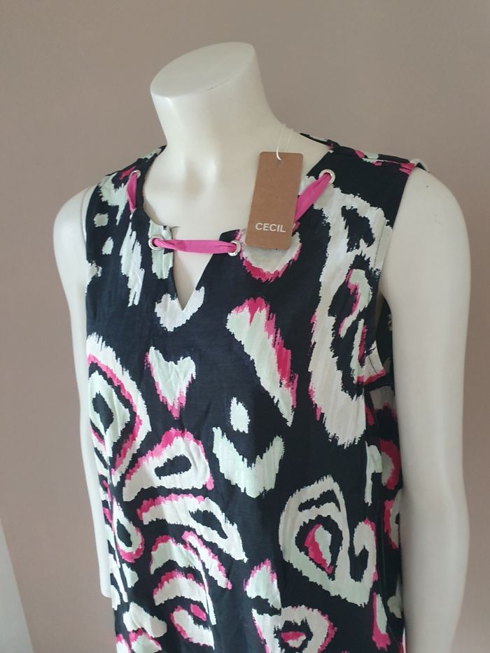 Superbe haut sans manche Cécil 🖤 - photo numéro 2