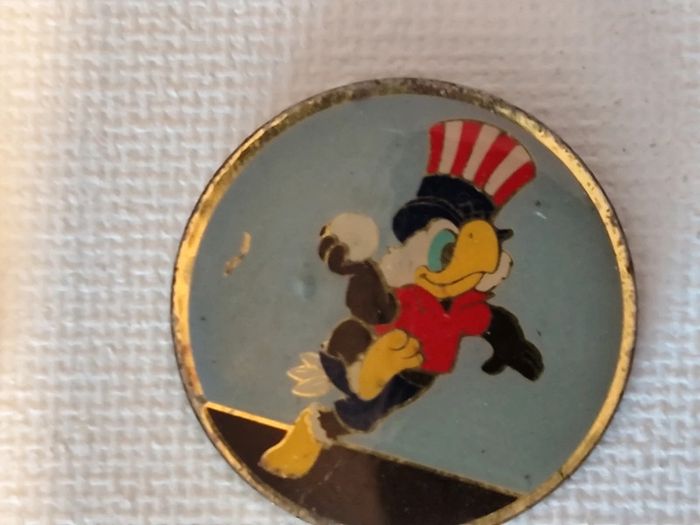 Lot de 14 pins usa - photo numéro 2