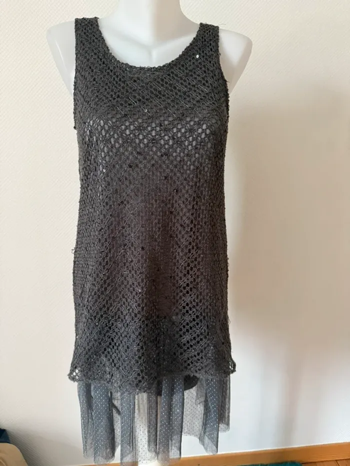 Robe d’été gris en très bon état taille 36-38 molly bracken