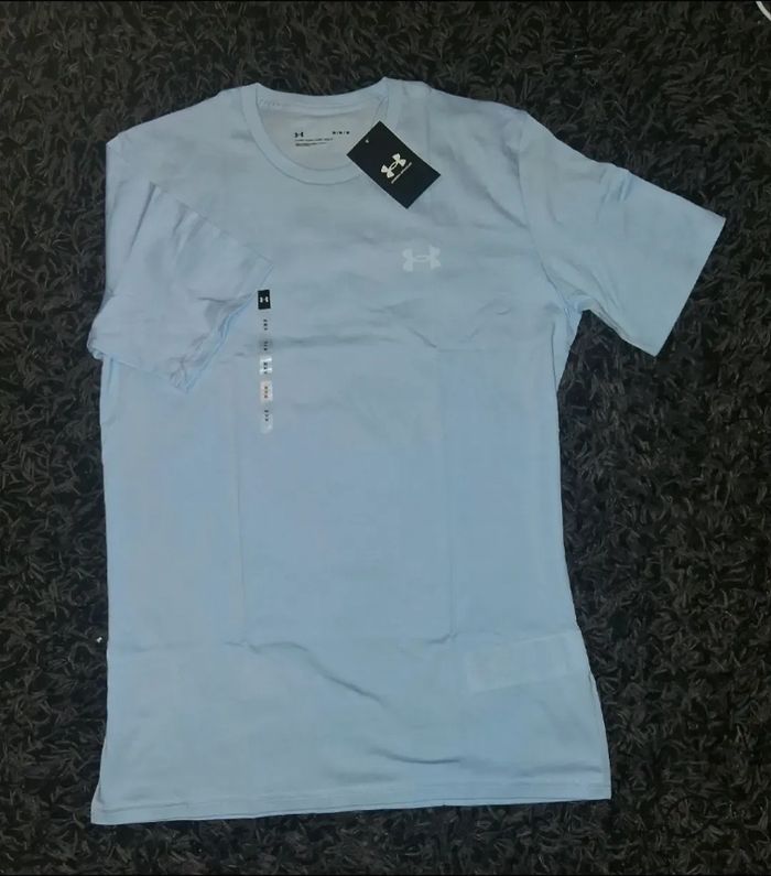 T-shirt under armour bleu ciel - photo numéro 2