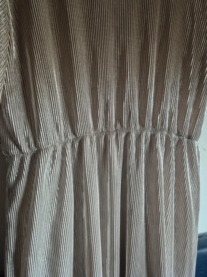 Très jolie robe - photo numéro 6