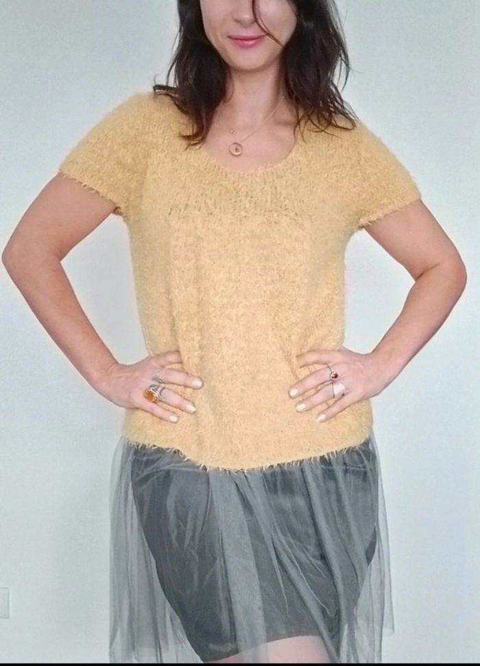 Pull poilu manches courtes jaune chic TU