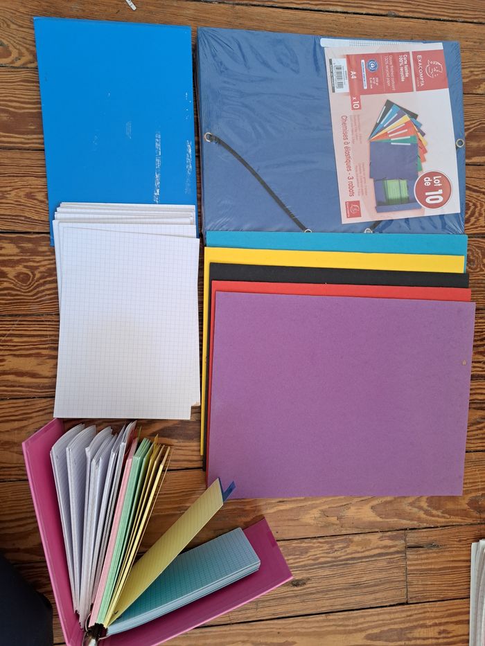 Grand Lot de Plus de 300 Articles Scolaires — Cahiers, Stylos, Calculatrices, et Plus ! - photo numéro 4