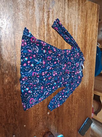 Robe fleurie fine manches longues taille 2 ans