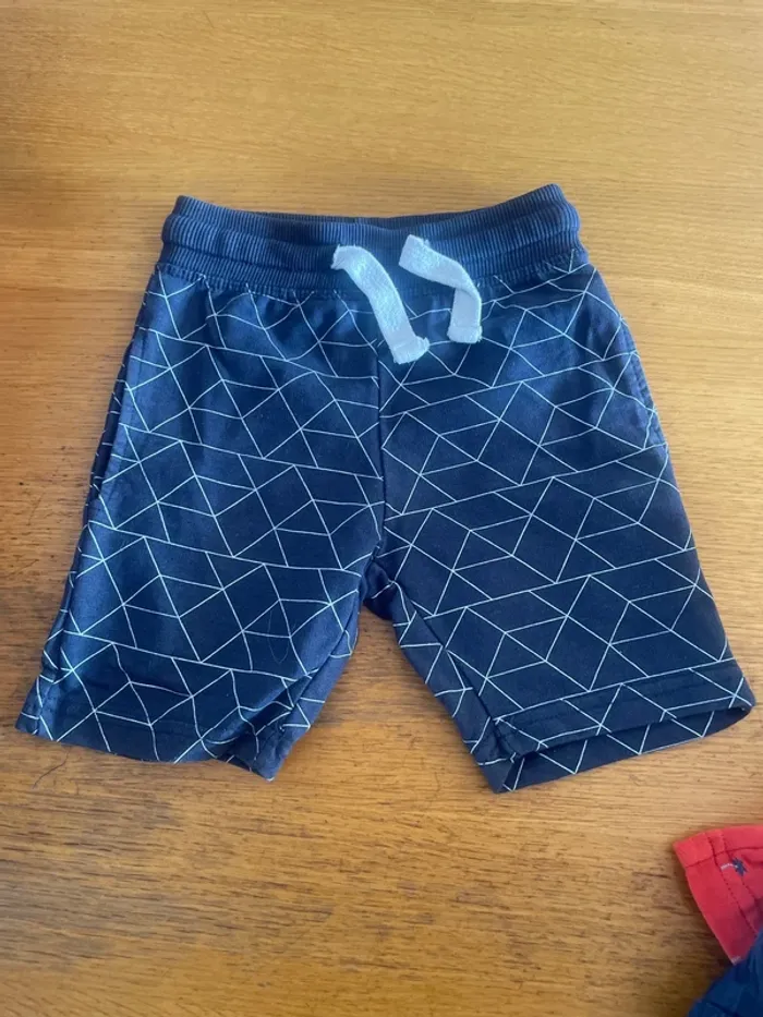 8 short et bermuda garçon 4 ans - photo numéro 2
