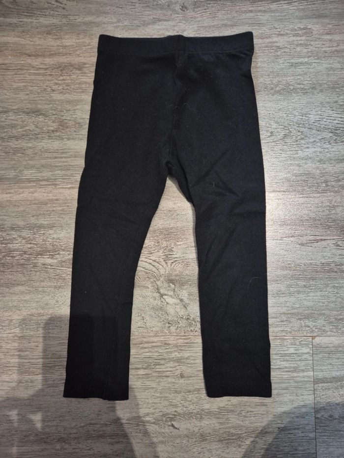 Tee shirt manches longues rouge et legging noir - photo numéro 5