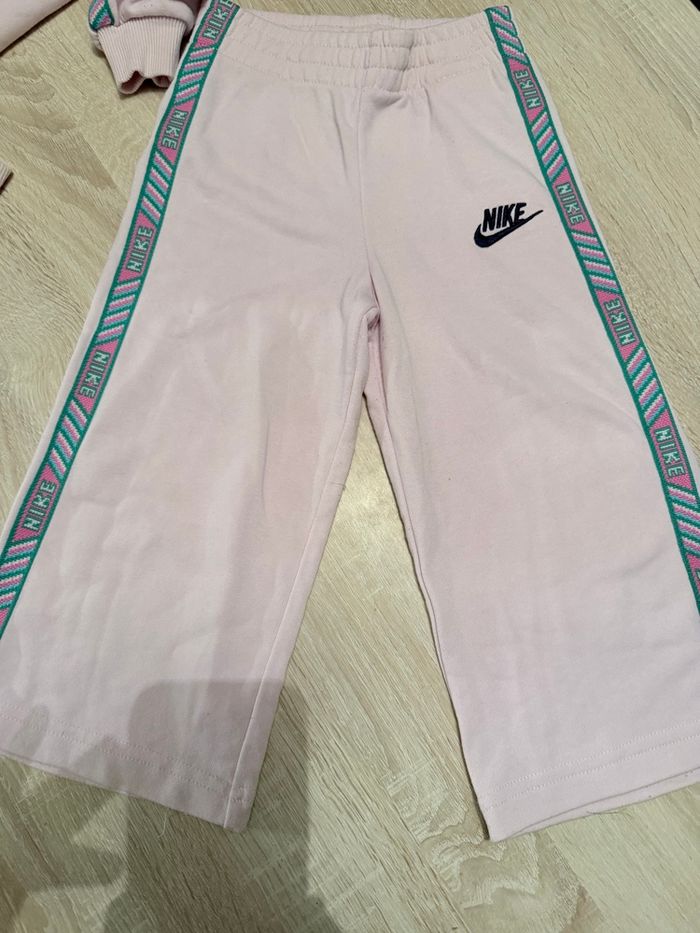 Ensemble de survêtements Nike - photo numéro 2