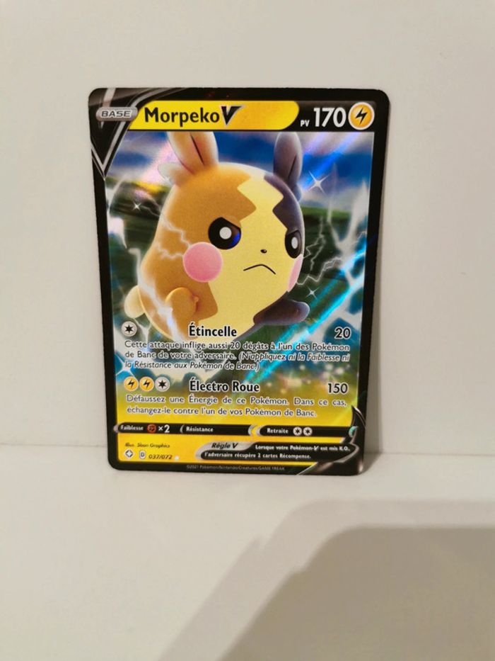 Carte Pokémon Morpeko V 037/072