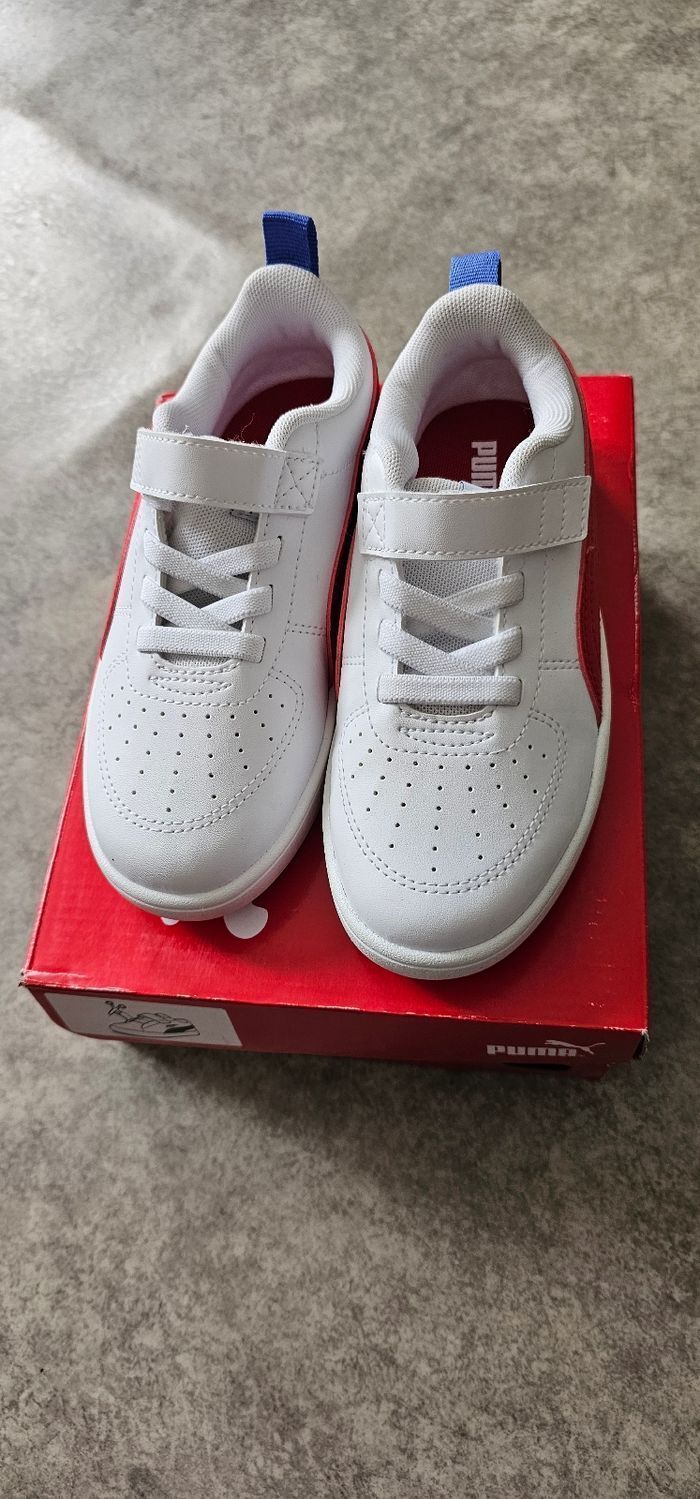 Baskets Puma enfant taille 32 – neuves – blanc/rouge - photo numéro 4