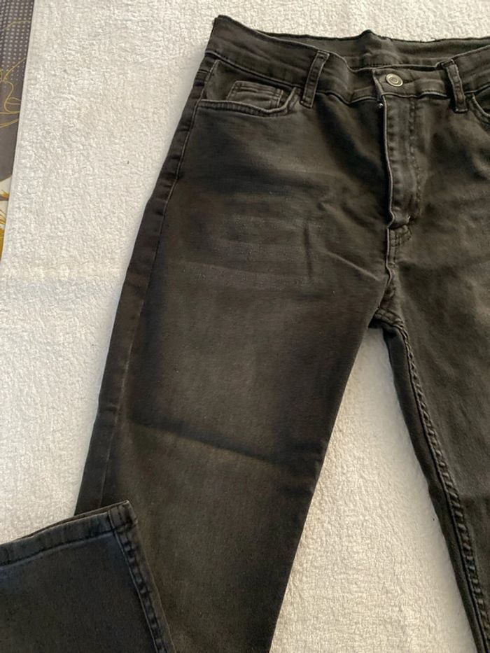 Jean noir - photo numéro 3