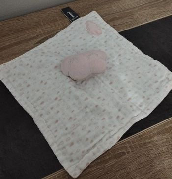 Doudou plat carré nuage rose Orchestra