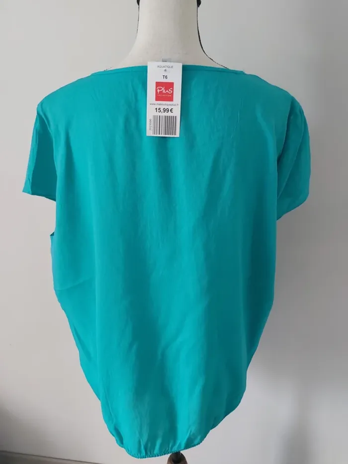 T-shirt neuf - photo numéro 4