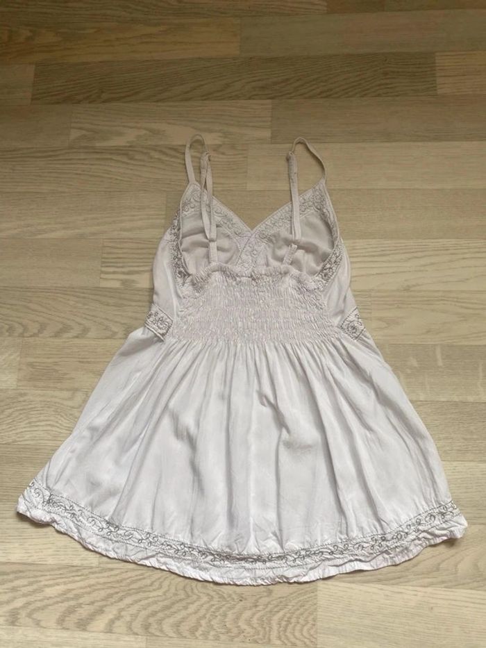 Haut blanc broderie - photo numéro 3