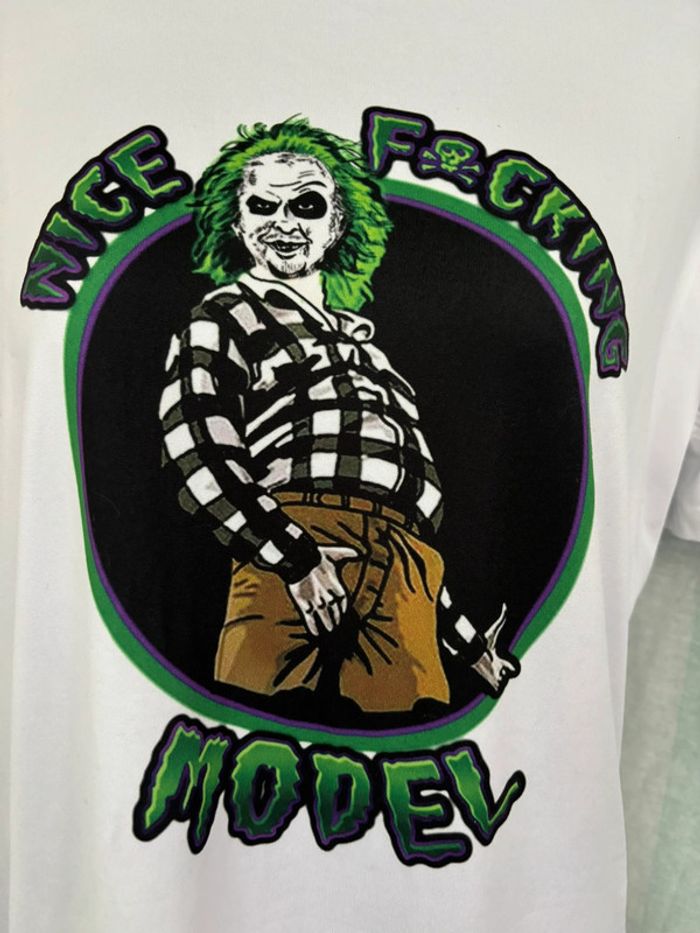 T-shirt blanc Beetlejuice avec inscription "nice fucking model"  XL - photo numéro 2