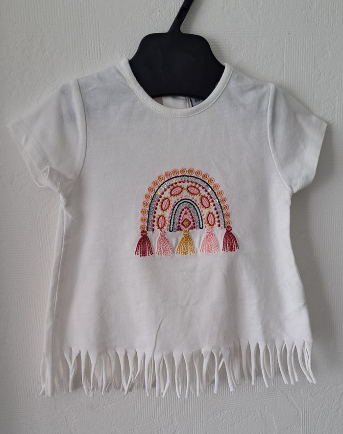 Joli Tee-shirt Neuf 6 mois