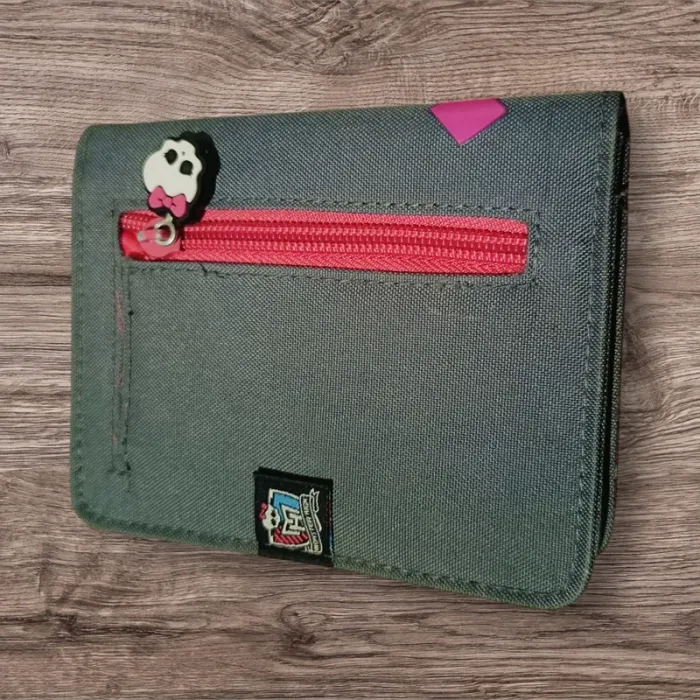 Magnifique portefeuille Monster high 🩷 - photo numéro 2