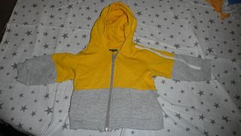 Gilet jaune et gris  - 18 mois garçon