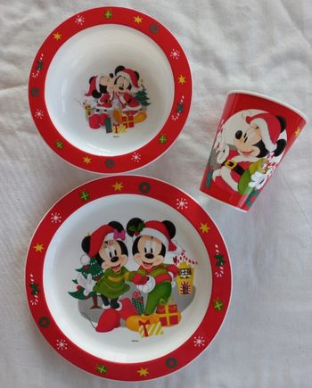 Ensemble vaisselle de Noël Mickey en plastique