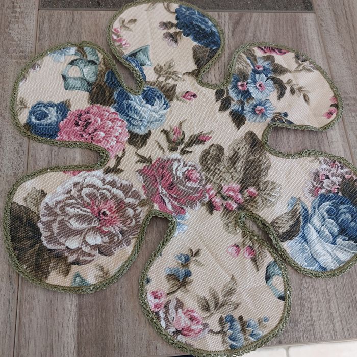 Lot 5 Napperons rond pétale et fleuris - photo numéro 5