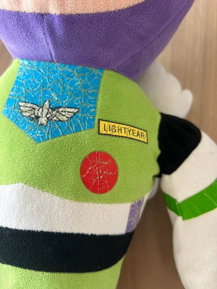 Très grande peluche buzz l’éclair toy story - photo numéro 4