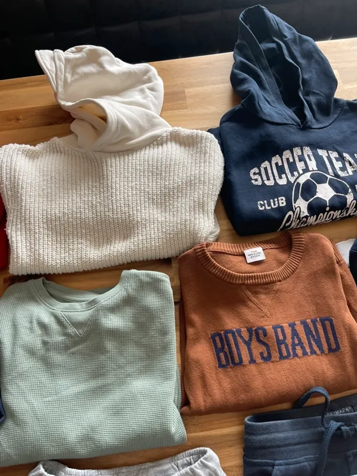 Lot vêtements 8 ans - photo numéro 3