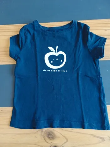 T-shirt pomme bleu marine Kiabi