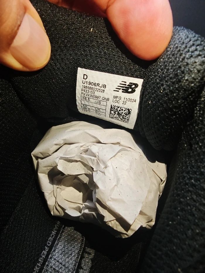 New Balance U1906 rjb Triple Noir neuf en 44,5 - photo numéro 4