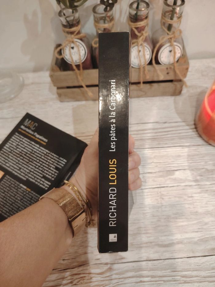 Lot de 2 livres brochés Richard Louis les pates à la carbonari et mortelles papalines tbe - photo numéro 4