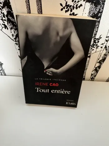 livre Tout entière cao