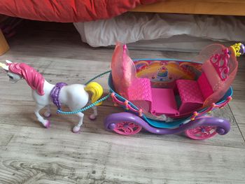 Carrosse barbie et son cheval