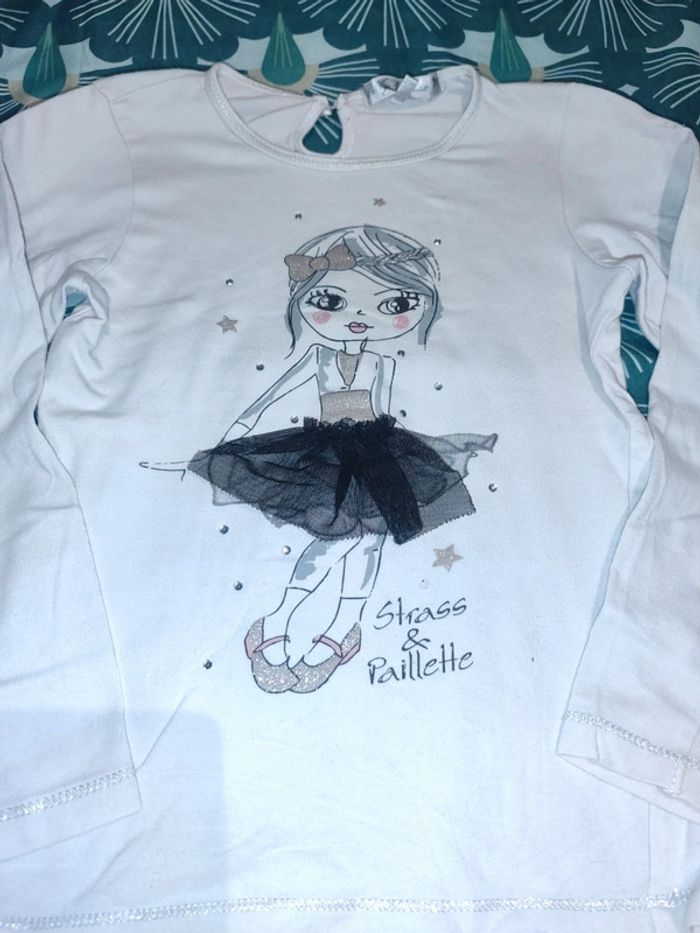 T-shirt manche longue taille 5 ans - photo numéro 2