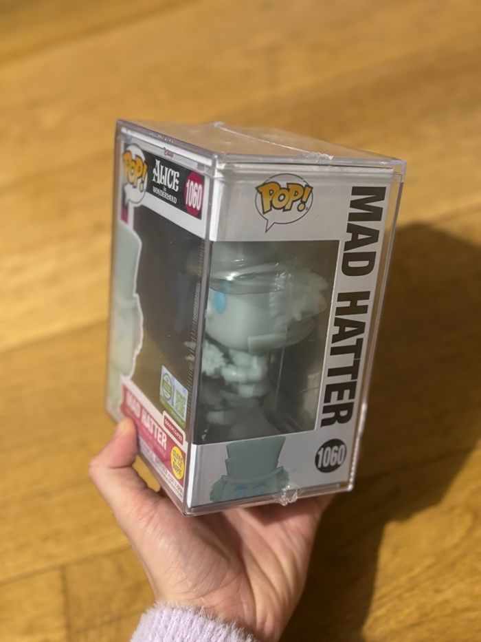 Funko Pop Disney Mad Hatter (Glow) 5000 pcs avec protection - photo numéro 3