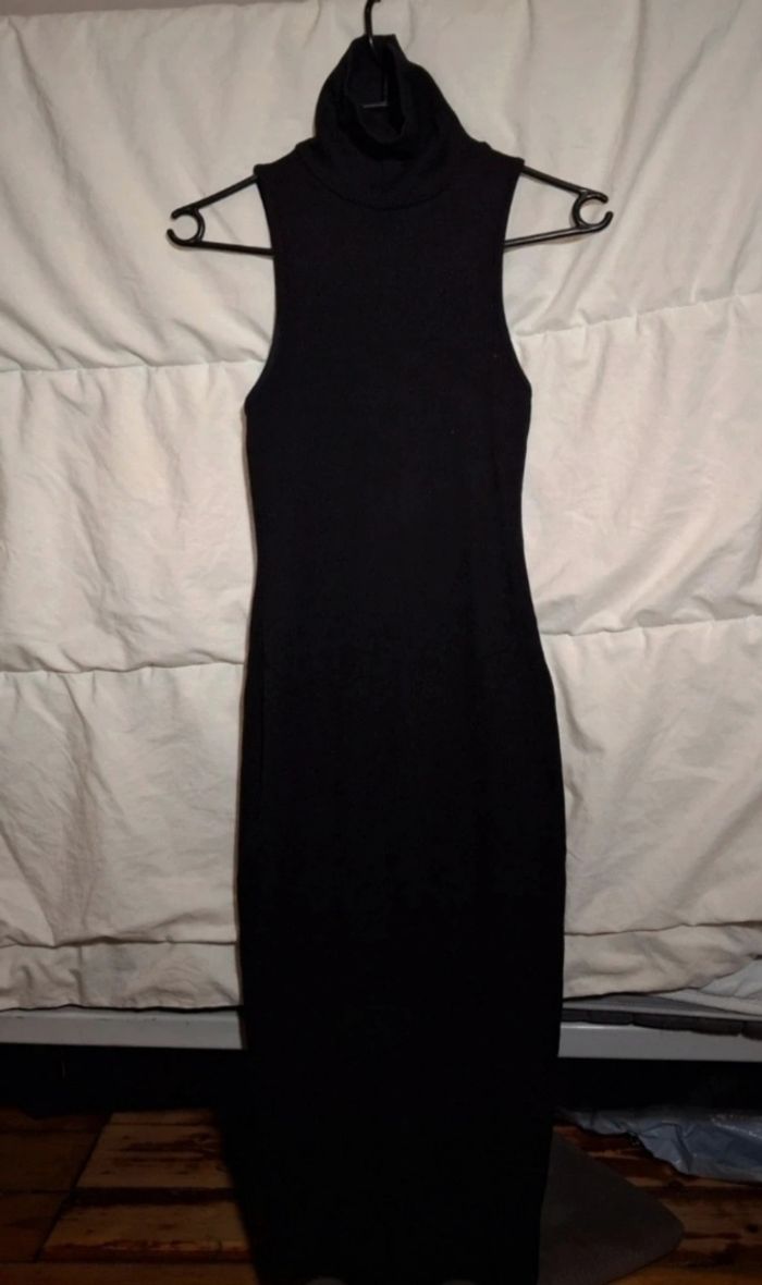 Robe noire - photo numéro 3