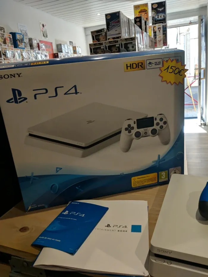 PlayStation 4 Slim Blanche en Boîte - photo numéro 2