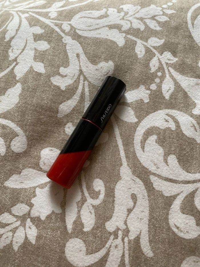 Gloss shiseido