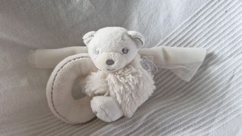 Ourson beige anneau kaloo