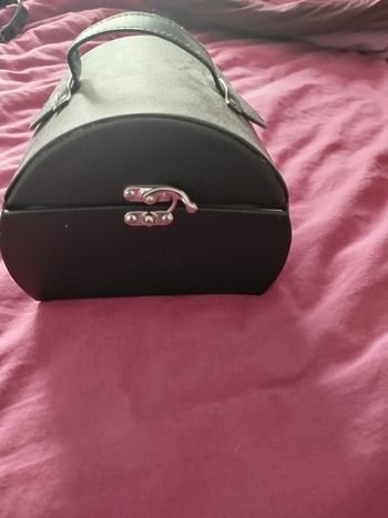 Boîte à bijoux noire avec miroir interieur